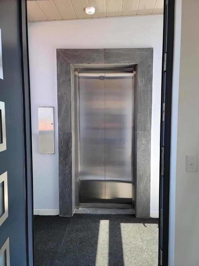 Gray Door Apartments - Adults Only 棕榈滩 外观 照片